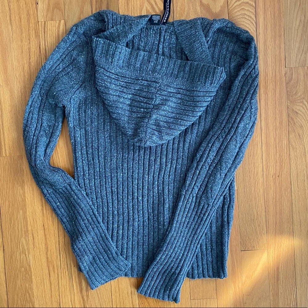 Sweater - Picture 4 of 4